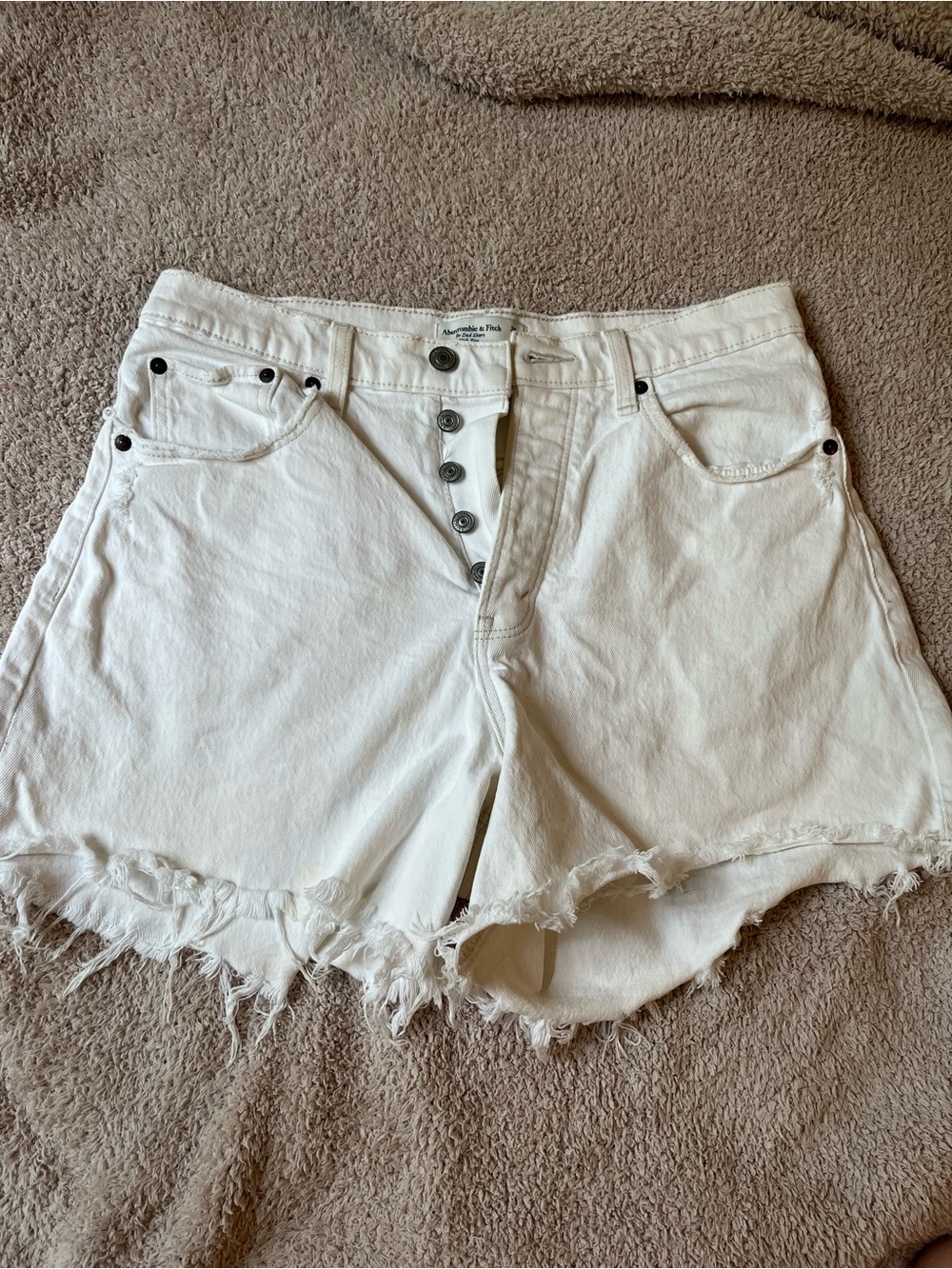 Abercrombie Curve Love High Rise Dad Shorts in Frayed White Denim size 28